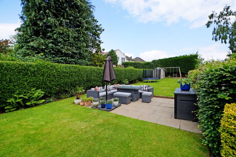 Furniss Avenue Dore